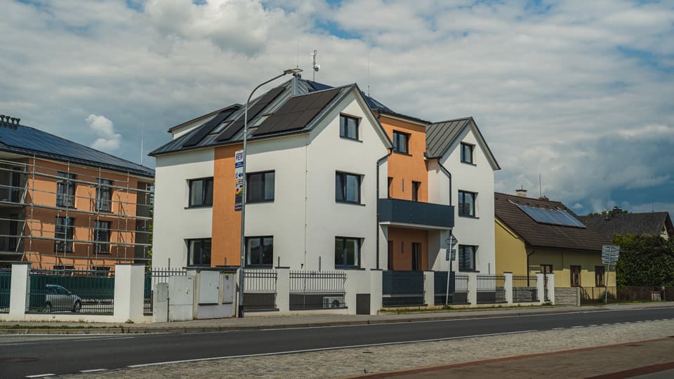 Rekonstrukce exteriérů i interiérů